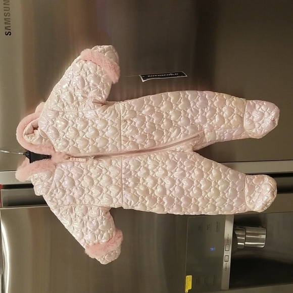 💕ROTHSCHILD Faux Fur Trimmed Quilted Heart Pram Blush Iridescent 3/6 Months NWT - Picture 2 of 11